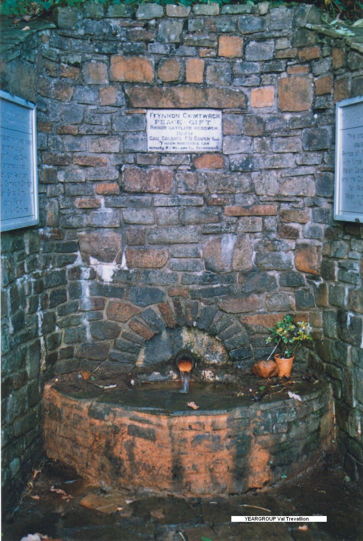 The well at Lower Cwmtwrch